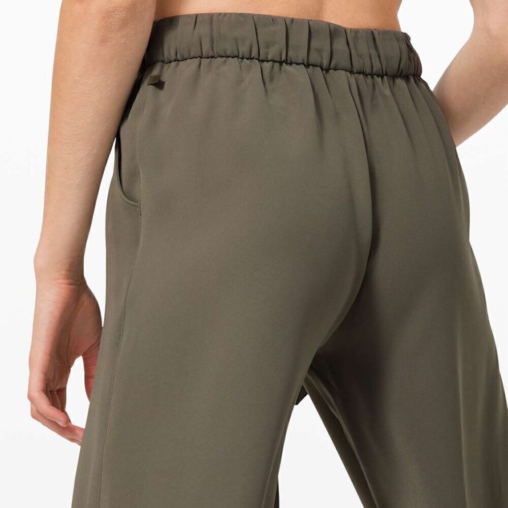 Lululemon Noir Crop Pants Grey Sage Size 6 - Picture 2 of 12